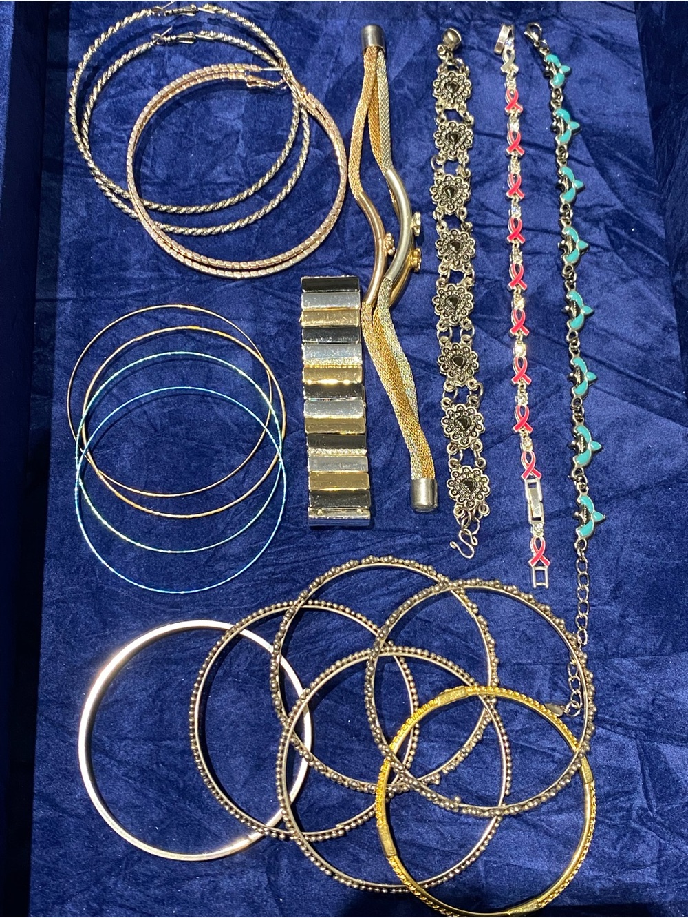 Lot of vintage bracelets (15 pieces) and large hoop earrings (2 pairs)